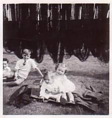  Lesley Ashton child  net drying racks